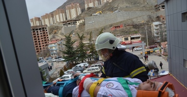 Gümüşhane Devlet Hastanesinde Gerçeği Aratmayan Yangın Tatbikatı