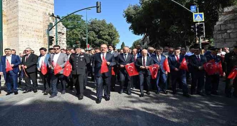 Bursa'nın kurtuluşunun 100'üncü yıldönümü coşkuyla kutlandı