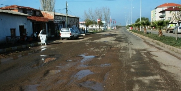 Altınova Halkının Yol Tepkisi