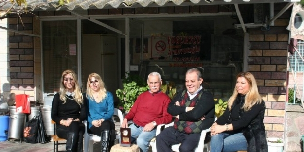 Terra Madre Ödülü Ayvalıklı Yoğurtçunun Oldu