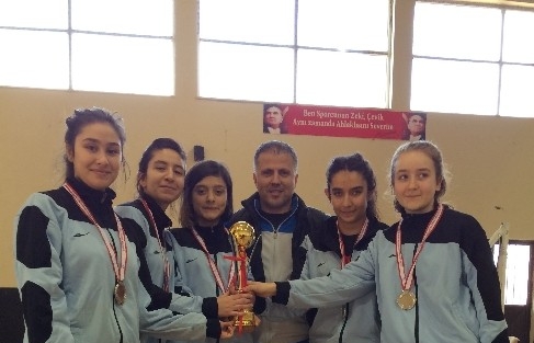 Yunus Emre Anadolu Lisesi Badmintonda İl İkincisi Oldu