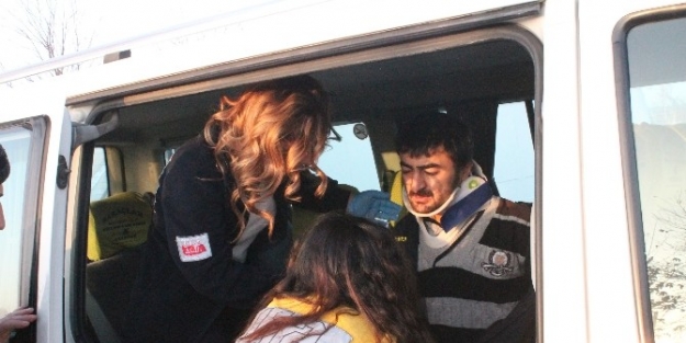 Konya’da İki Minibüs Çarpişti: 1 İşçi Yaralı