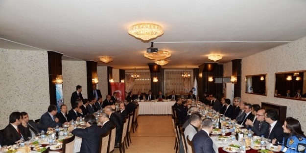 Vali Altıparmak, “tüm Kurumlar, Mavi Kartaneleri Projesi’ne Destek Vermeli”