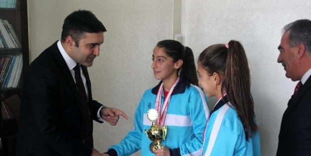 Başarılı Sporculardan Kaymakam Çelikel’e Ziyaret