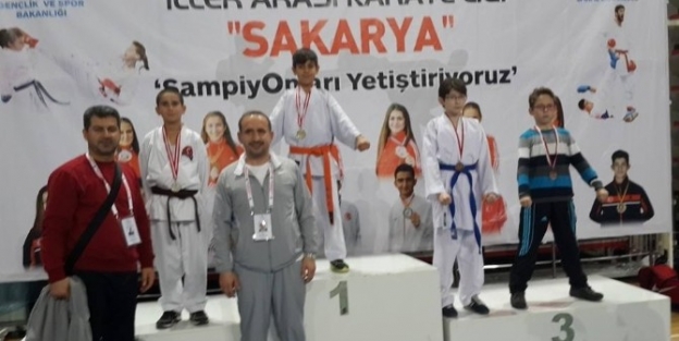 Kilis’li Karateciler Sakarya’da Esti