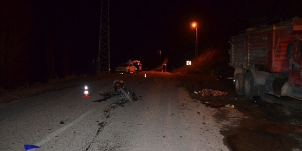 Oltu’da Trafik Kazası: 1 Ölü, 1 Yaralı