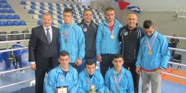 Mavi Beyazlı Boksörler, Türkiye İkincisi Oldu