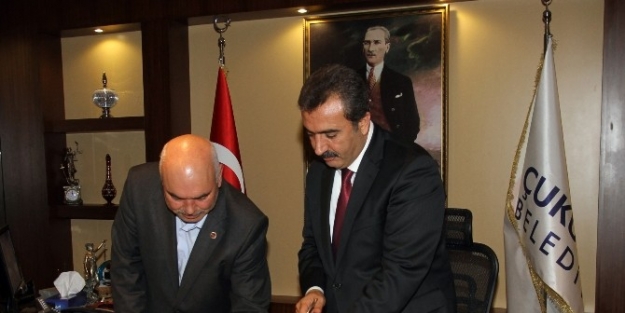 Chp’li Başkandan Mhp’li Belediyeye Jest