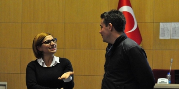 Gaziemir’de Belediyecilere ’’beden Dili’’ Dersi