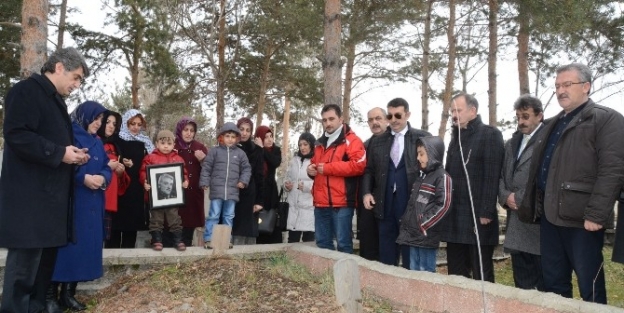 Trt Sanatçısı "türkü Paşa" Raci Alkır Ölümünün 3. Yıldönümünde Mezarı Başında Anıldı