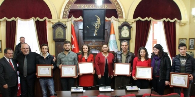 Edirne Belediyesi’nin Ücretsiz Diksiyon Kursları Devam Ediyor