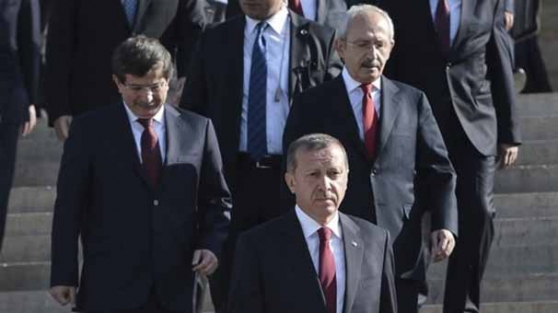 Üçü bir araya geliyor!