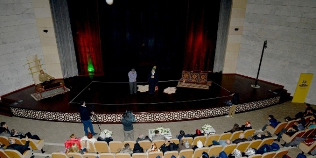 Hoşgörüyü Anlatan "derviş" İsimli Oyun Sahnelendi