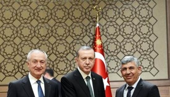 Başkan Özçağlayan Ve Mutlu Saraya Çikti