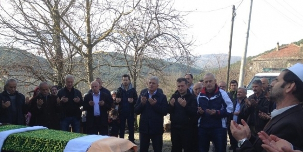 Gazeteci Ender Yüksel’in Babaannesi Toprağa Verildi