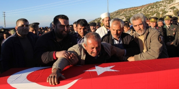 Şehide gözü yaşlı veda