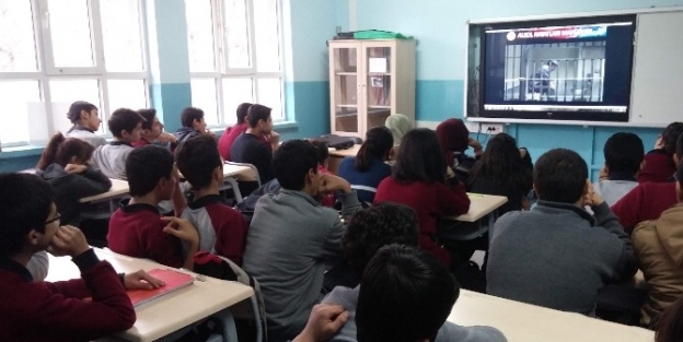 Öğrencilere Zararlı Alışkanlıklar Semineri Verildi