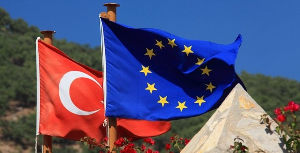 "Türkiye'nin AB üyelik süreci dondurulsun"