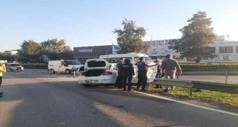 Bursa'da otomobil bariyerlere ok gibi saplandı... 2 çocuk annesi kadın hayatını kaybetti