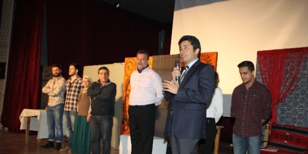 Urla, “pembe Aslında Siyahtır”ı İzledi