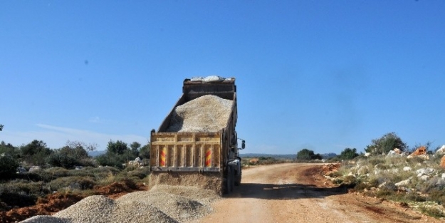 Erdemli Belediyesi’nden Kızkalesi Ve Hüseyinler Arasına Asfalt Hazırlığı