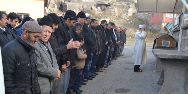 Hayatını Kaybeden İnşaat Bekçisi Son Yolculuğuna Uğurlandı