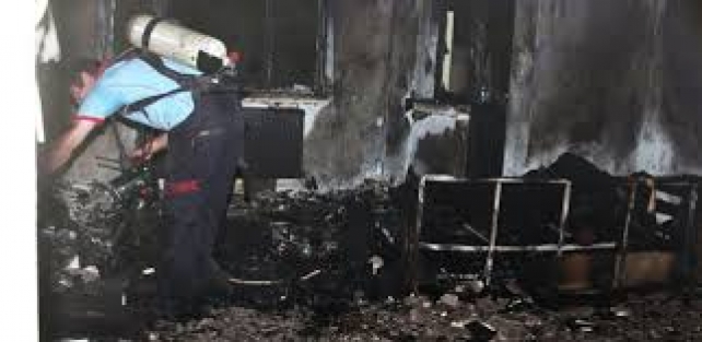 Elektrikli sobadan çıkan yangın evi kül etti