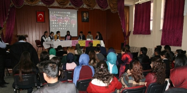 Kulu’da Liseler Arası Münazara Yarışması Yapıldı