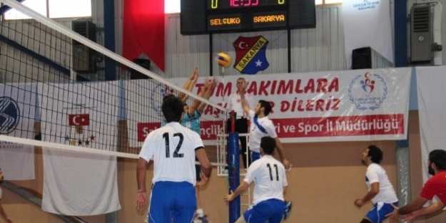 Üniversitelerarasi Voleybol Maçları Başladı