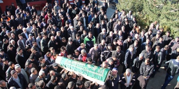 Oltu’da Motosiklet Kazasında Hayatını Kaybeden Genç Toprağa Verildi