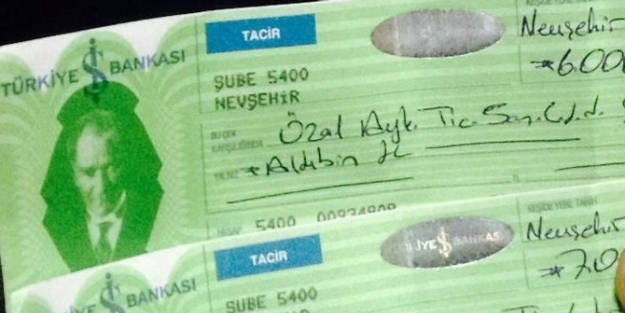 Sokakta Bulduğu 13 Bin Liralık Çeki Sahibine Teslim Etti