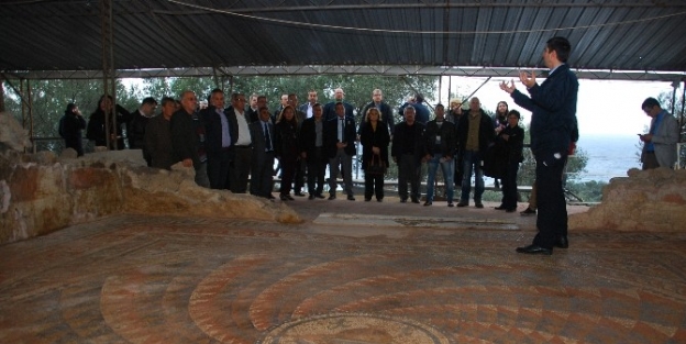 Başkan Saka Ve Meclis Üyeleri Antandros’u Gezdi