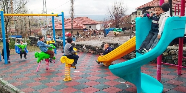 Okul Bahçelerine Oyun Parkı