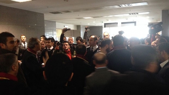 Adliyede kavga çıktı