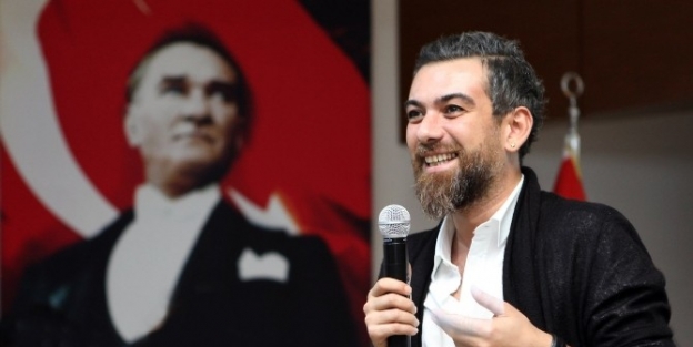 Modacı Akkaya Çü’de Öğrenciler İle Whorkshop Yaptı