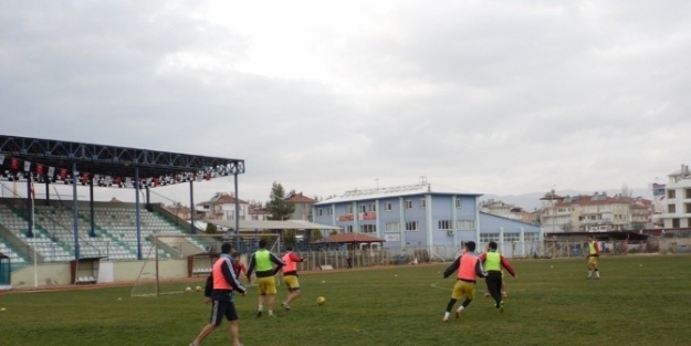 Korkuteli Belediyespor,yeni Kemerspor Maçı Hazırlıklarını Sürdürüyor