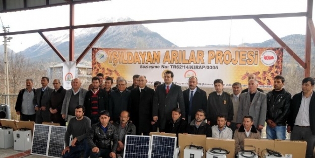 "ışıldayan Arılar" Projesi