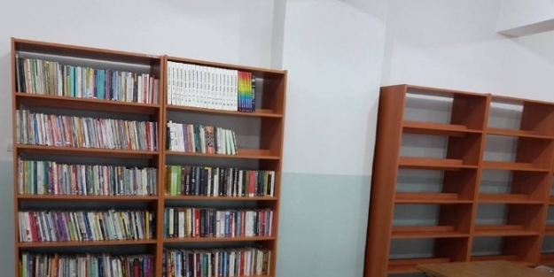 Öğrenciler Kendi Kütüphanesini Oluşturacak