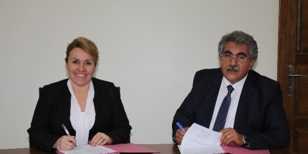 Urla Belediyesi, Tapu Müdürlüğü İle Protokol İmzaladi