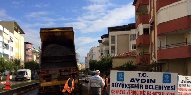 Büyükşehir Belediyesi Nazilli’de Yolları Düzeltiyor