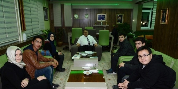 Yunusemre’de Öğrencilerden Sosyal Sorumluluk Projesi