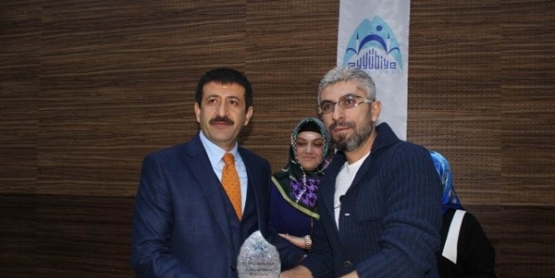 Dünyanın En Akıllı Adamı Öğrencilerle Buluştu