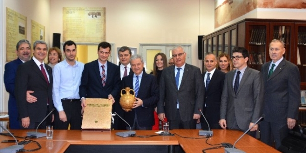 İzto’dan Komşuya Tebrik Ve İşbirliği Ziyareti