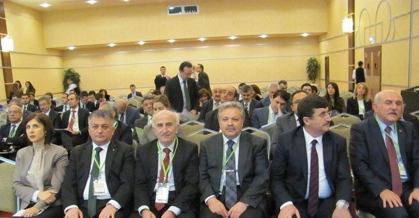 Vali Kahraman’a İş Birliği Sertifikası Verildi