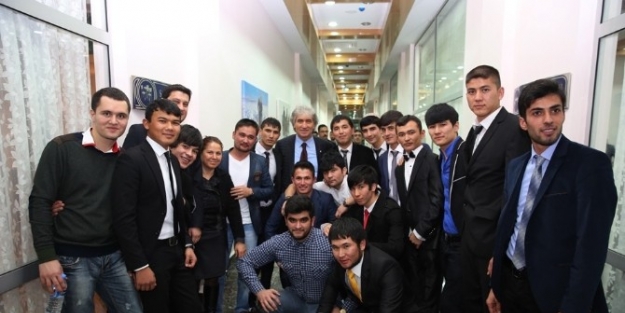 Arü’de Türkmenistan’ın Bağımsızlık Günü Kutlandı