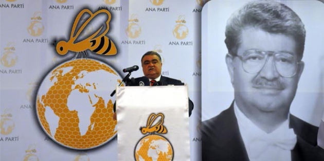 Ahmet Özal "Ana Parti"yi tanıttı