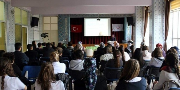 Saç Dökülmesi Yeni Bir Hastalığın Belirtisi