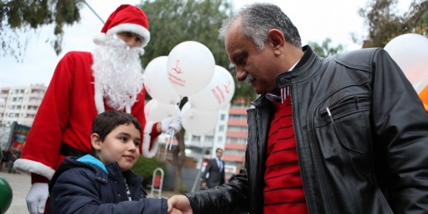 Bayraklı’da Renkli Yılbaşı