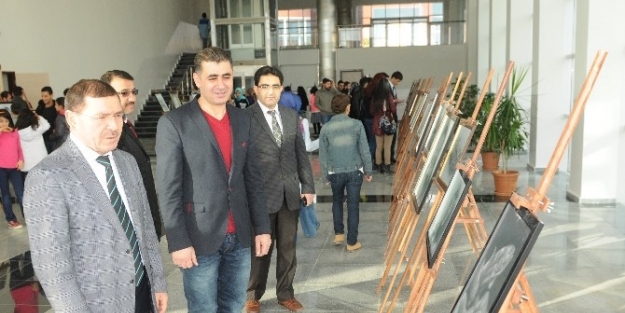 Karakalem Sergisine Yoğun İlgi