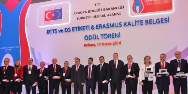 Atatürk Üniversitesi Akts Etiketi Ödülünü Aldı